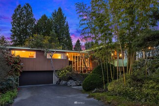 4275 Shoreclub Dr, Mercer Island, WA 98040