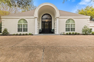 3013 Deerwood Dr, Waco, TX 76710