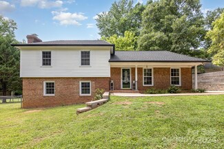 8201 Cliffside Dr, Charlotte, NC 28270