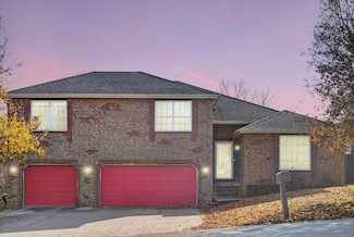 1518 Coach House Ct, Nixa, MO 65714