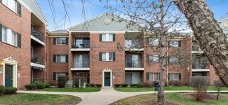 1512 N River Ct W Unit 2A, Mount Prospect, IL 60056