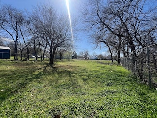 1021 S 6th St, Chickasha, OK 73018