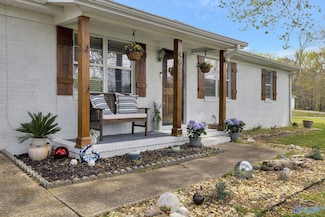 40 Clark Rd, Grant, AL 35747