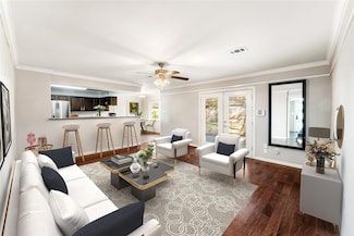 10134 Hanka Dr, Houston, TX 77043