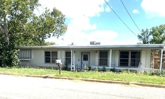 206 Sunset St, Llano, TX 78643