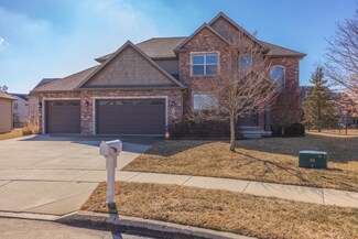 3 Litta Ct, Bloomington, IL 61704