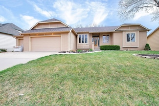 8319 E Oxford Cir, Wichita, KS 67226