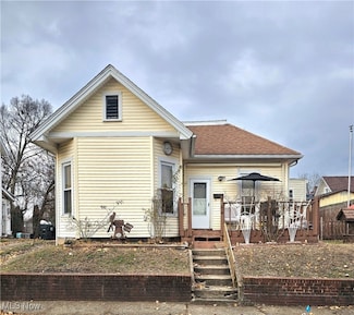 854 Locust St, Coshocton, OH 43812