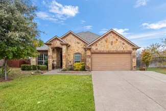 107 Holly St, Waxahachie, TX 75165