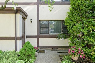 127 15th St Unit C-1, Garden City, NY 11530