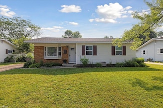 908 Huntington Dr, Owosso, MI 48867