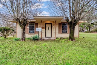814 14th St NW, Paris, TX 75460