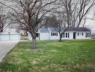 1801 Lilac Ln, Cedar Falls, IA 50613