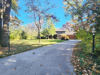 4230 N Juniper Dr, Janesville, WI 53545