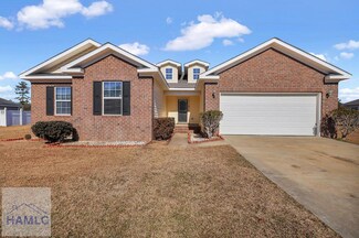 98 Madison Ave NE, Ludowici, GA 31316