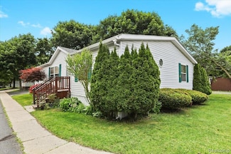 351 N Squirrel Rd, Auburn Hills, MI 48326