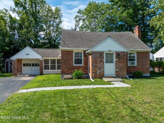119 Vaughn Dr, Albany, NY 12203