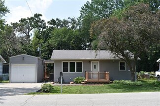 908 N 9th St, Wathena, KS 66090