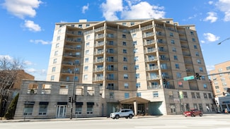 4350 N Broadway St Unit 807, Chicago, IL 60613