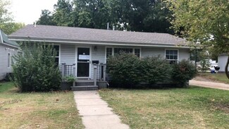 716 N Walnut St, Iola, KS 66749