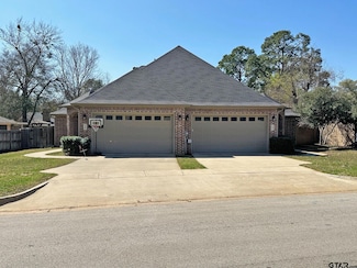 5401 Briar Cove Dr, Tyler, TX 75703