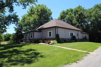 108 W 4th St N, Madison, NE 68748