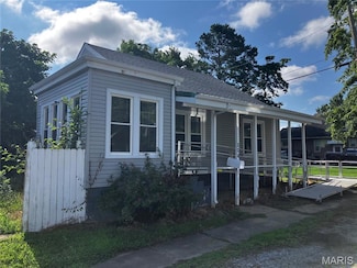 204 S Douglas St, West Frankfort, IL 62896