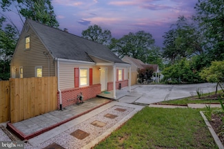 2322 Fort Dr, Alexandria, VA 22303