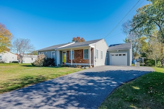 10 Crescent View Ave, Cape Elizabeth, ME 04107