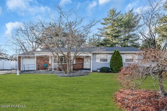 36 Daisy Rd, Toms River, NJ 08753