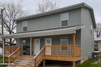 141 Oak St, Athens, TN 37303