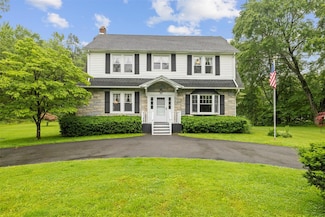 149 River Rd, New Paltz, NY 12561