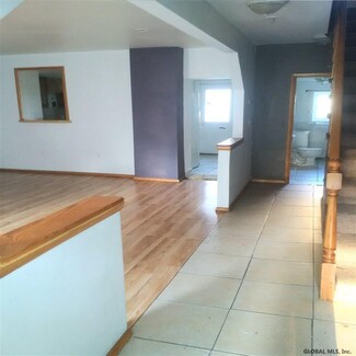 68 Clinton St, Albany, NY 12202