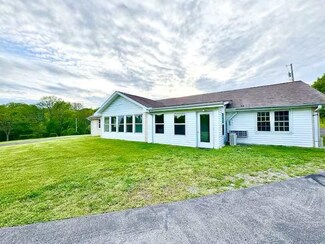 807 Upper Station Camp Crk Rd, Cottontown, TN 37048