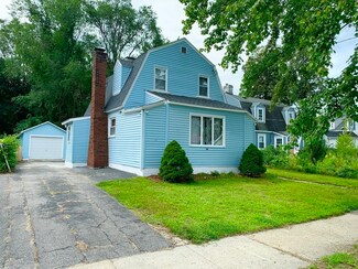 8 Salem St, Lawrence, MA 01843