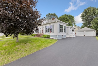 25 Harding St, Biddeford, ME 04005