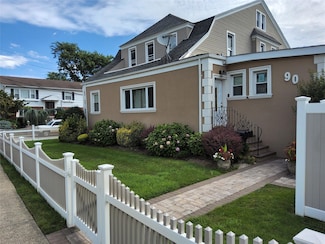 90 Hempstead Ave Unit Second Floor, Lynbrook, NY 11563