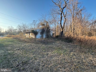 377 Etra Rd, Hightstown, NJ 08520