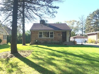 454 S Maple St, Itasca, IL 60143