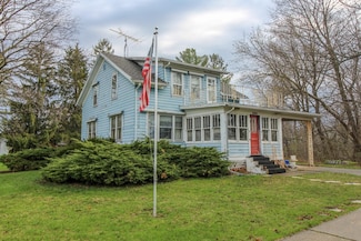 209 N Pleasant St, Cambridge, WI 53523