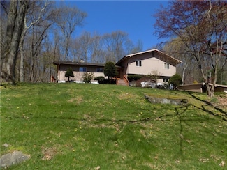 7 Summit Ridge Rd, Newburgh, NY 12550