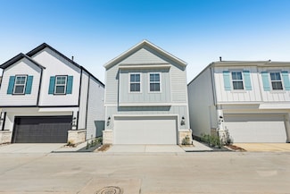 2171 Beachcomber Dr, Kemah, TX 77565
