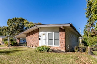 1075 Saint Anthony Ln, Florissant, MO 63033