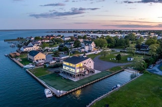 200 Clocks Blvd, Massapequa, NY 11758