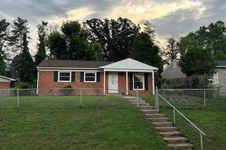 281 Elkin Cir, Waynesboro, VA 22980