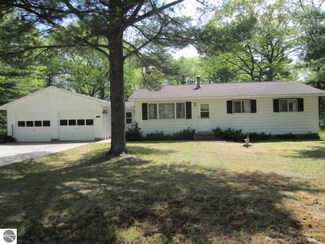 9284 Eastbrook Trail NW, Rapid City, MI 49676