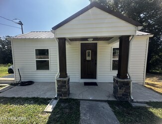 1499 Loop Rd, La Follette, TN 37766
