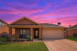 207 Patriot Pkwy, Forney, TX 75126