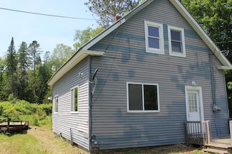 9 Extract Rd, Sherman, ME 04776