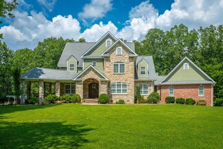 2621 Brenon Wood Ln, Signal Mountain, TN 37377